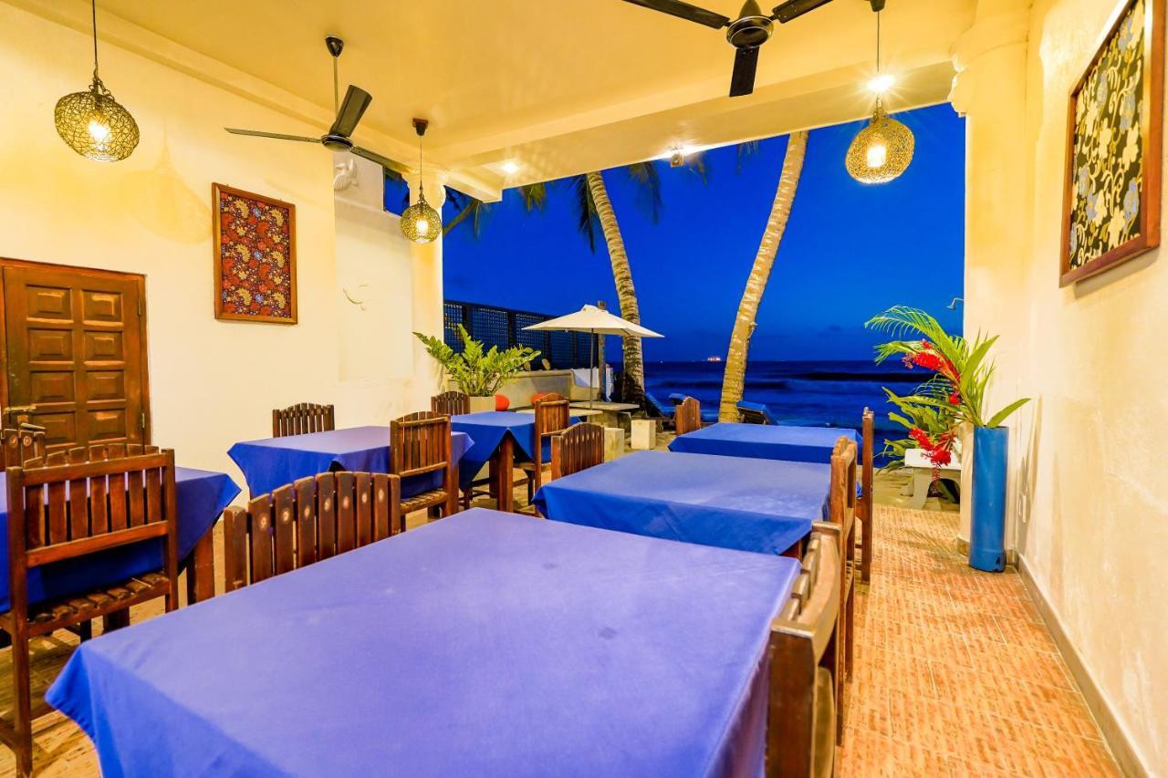 Blue Sky Beach Resort Unawatuna Buitenkant foto