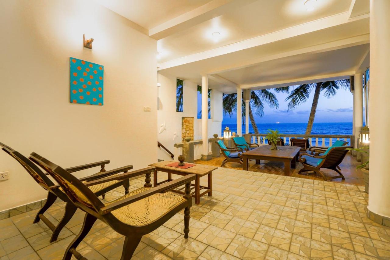 Blue Sky Beach Resort Unawatuna Buitenkant foto