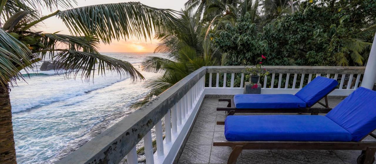 Blue Sky Beach Resort Unawatuna Buitenkant foto